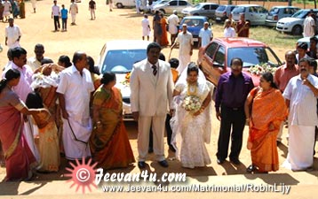 Robin Lijy Wedding Photo at St Antonys Church Paingottoor